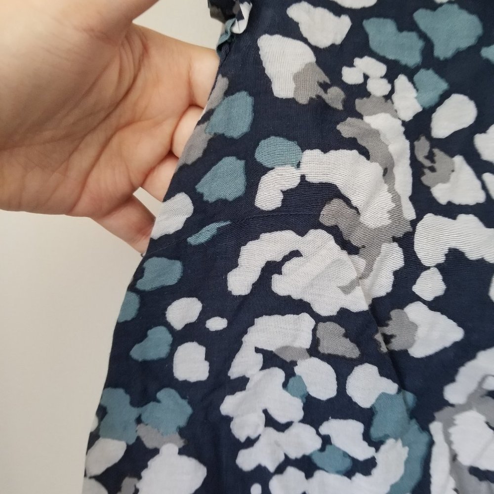 LOFT M Blue Green Grey Print Ruffled Shell - Picture 8 of 8